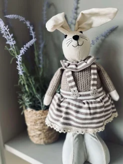 Kanin - Pige med stribet kjole