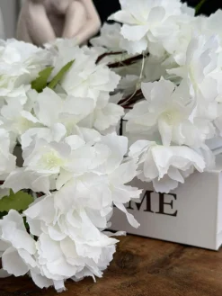 Kirsebærgren med lys - Hvid