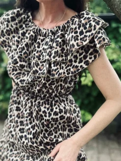 Kjole LANA off shoulder Leo