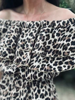 Kjole LANA off shoulder Leo