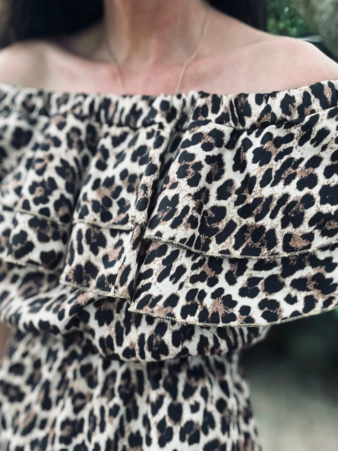 Kjole LANA off shoulder Leo