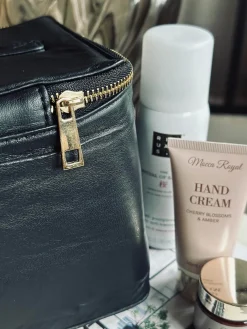 Klassisk kosmetiktaske - Black / gold