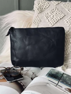 Kosmetikpung / Clutch - Black leather