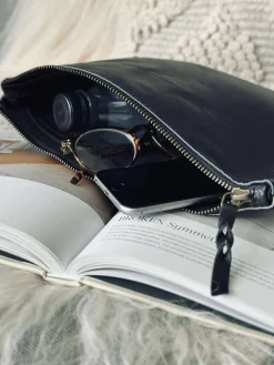 Kosmetikpung / Clutch - Black leather