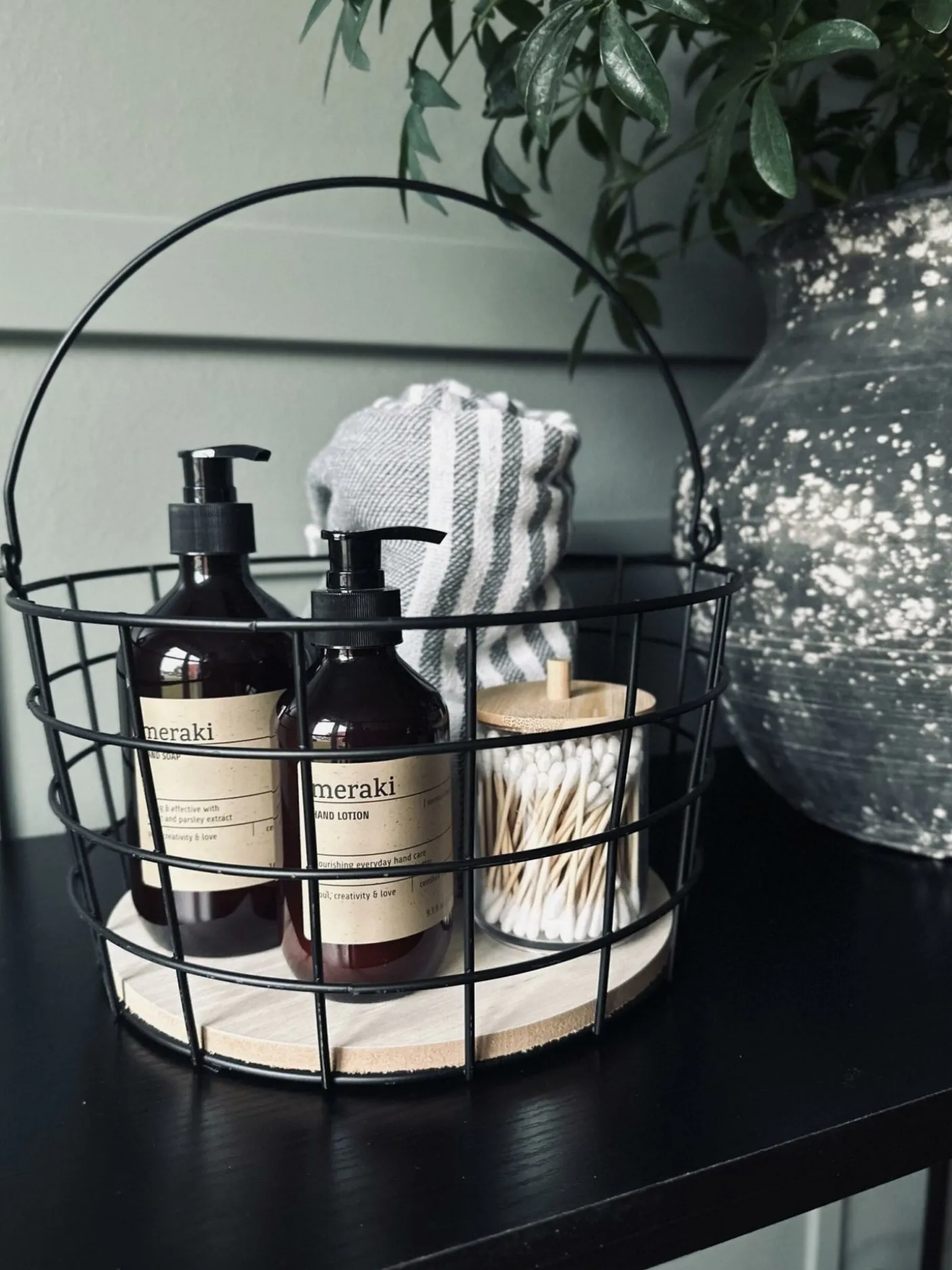 Kurv med sort metal – Rund