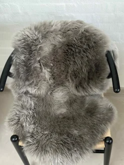 Lammeskind fra New Zealand – Mocca 85x55cm