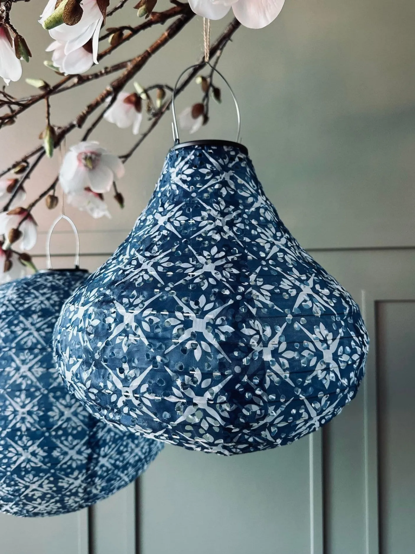 Lampe med solceller Pear – SUMMER BLUE