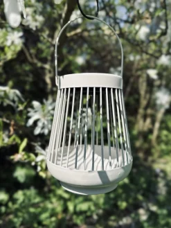 Lanterne med solceller - Hvid metal