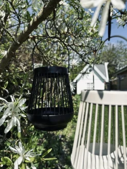 Lanterne med solceller - Hvid metal