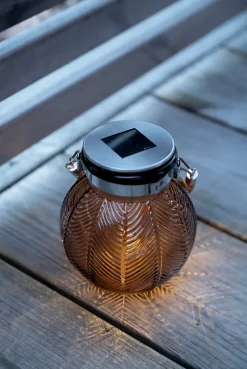 Lanterne med solceller – Nancy brown