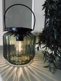 Lanterne med solceller – Wilma Grøn