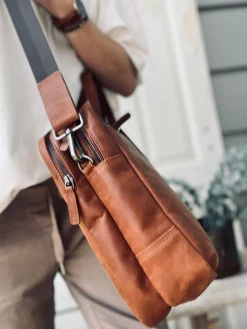 Laptop adventur - chesterfield cognac