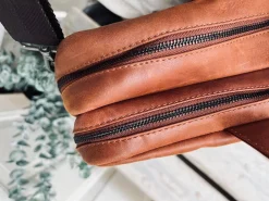 Laptop adventur - chesterfield cognac