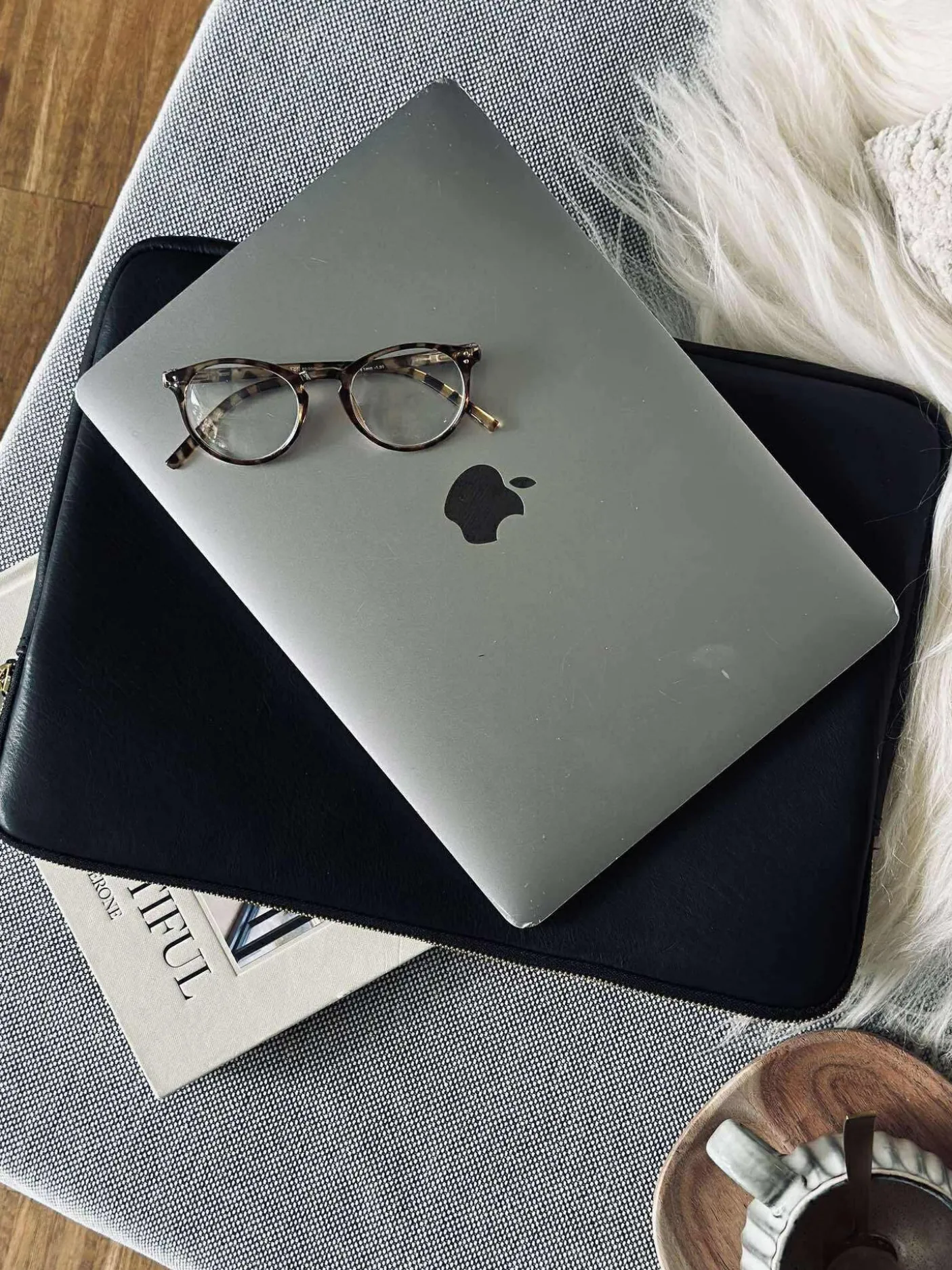 Laptop sleeve - Black / Gold