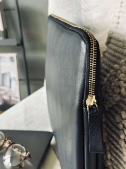 Laptop sleeve - Black / Gold