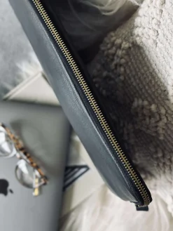 Laptop sleeve - Black / Gold