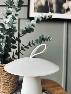 LED Bordlampe genopladelig – Hvid - Virker inde og ude