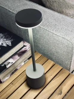 LED bordlampe KELLY Taupe - genopladelig