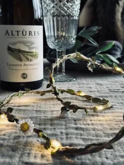 Lyskæde med blade og blomster