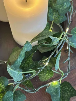 Lyskæde med grønne efeublade - 290cm