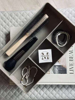 Makeup organiser med rumopdeling - Taupe