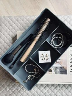 Makeup organiser med rumopdeling - Grå