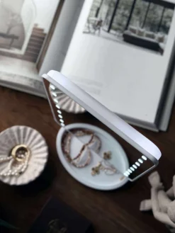 Makeup spejl med lys