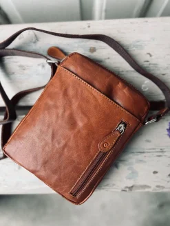 Mobiltaske / Crossover – Cognac Daily