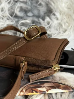 Mobiltaske Misse - Coffee / gold