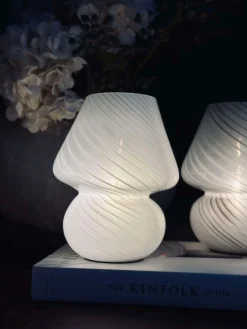 Mushroom Medium – Hvid mundblæst glas