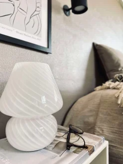 Mushroom Medium – Hvid mundblæst glas