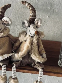 Nissemus - Siddende dreng