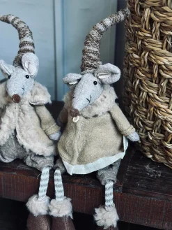 Nissemus - Siddende Pige