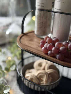 Opbevaring i metal og bambus