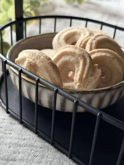 Opbevaring i metal og bambus