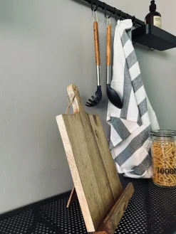 Opskriftholder i træ