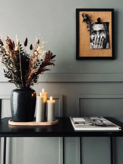 Opslagstavle kork med sort kraftig ramme - 30x40cm