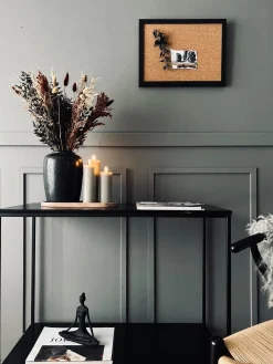 Opslagstavle kork med sort kraftig ramme - 30x40cm