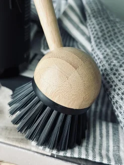 Opvaskebørste – Bambus med læderstrop