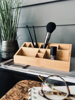 Organiser i bambus med 10 rum