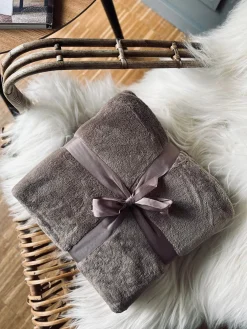 Plaid i fleece kingsize – Taupe 180×230