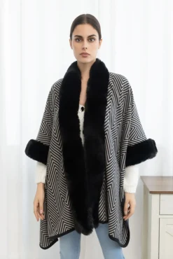 Poncho med pelskant - Black