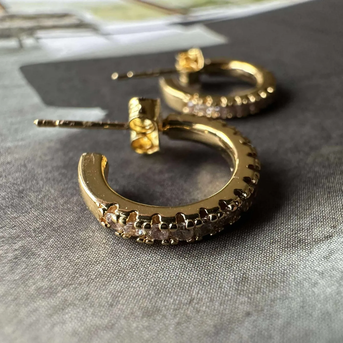 Øreringe IZA med klare zirkoner - forgyldt