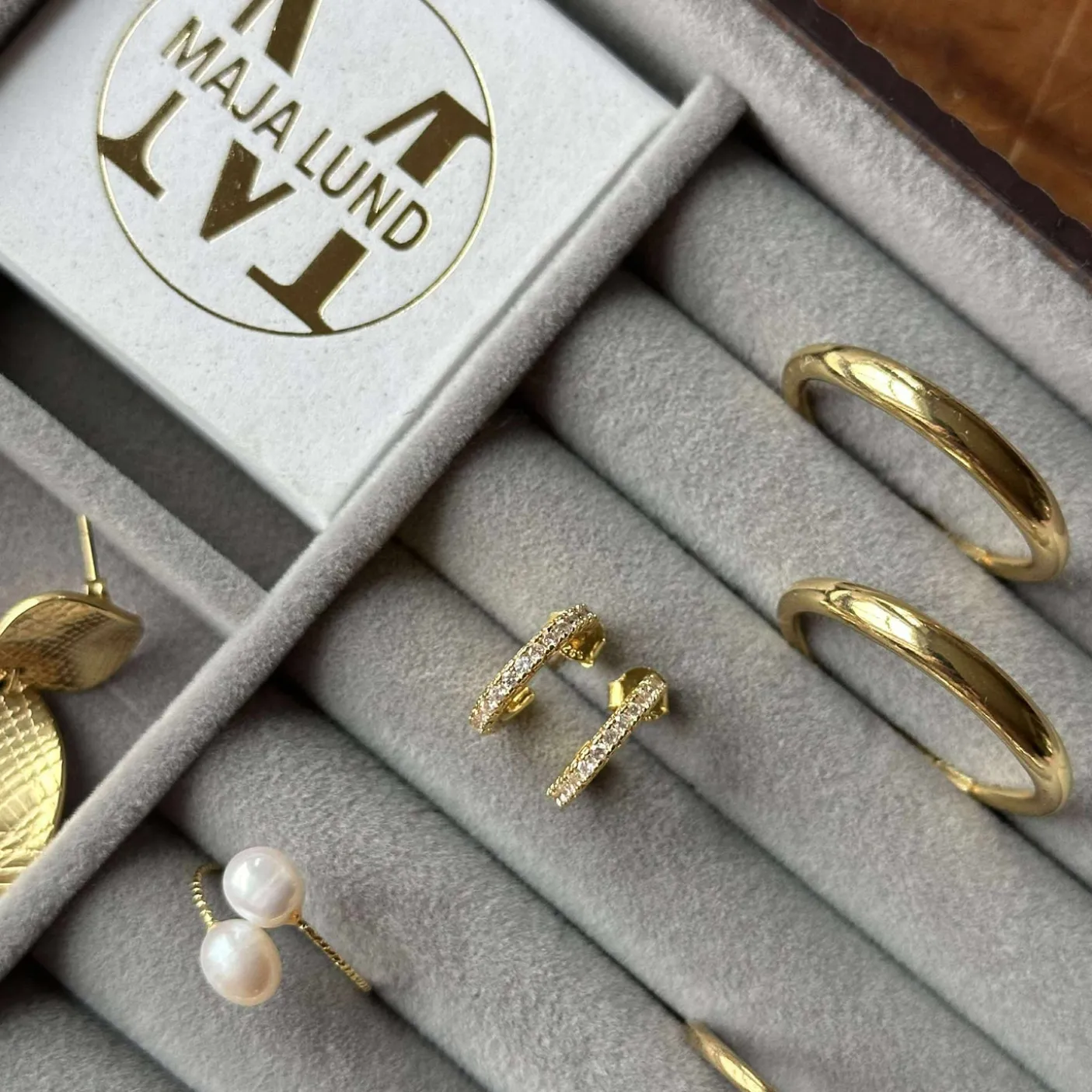 Øreringe IZA med klare zirkoner - forgyldt