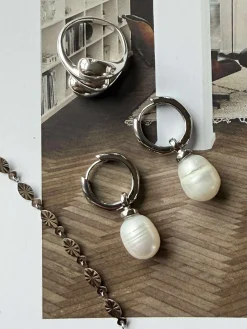 Øreringe Signe - med ferskvandsperler - rhodium belagt