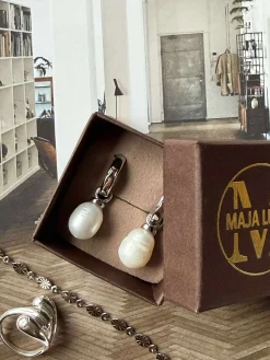 Øreringe Signe - med ferskvandsperler - rhodium belagt