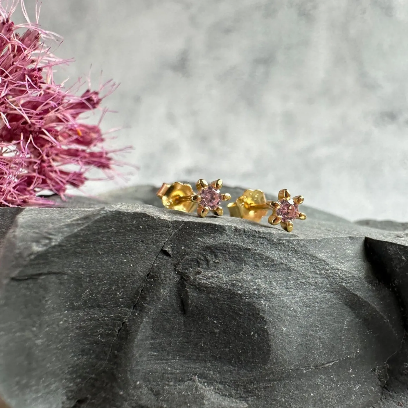 Ørestikker GIA – Pink 18K forgyldt