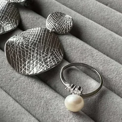 Ring Rini - Justerbar med ferskvandsperler