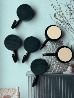 Selvklæbende knage - Sort eller hvid