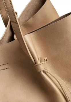 Shopper i blød skindkvalitet - Sand